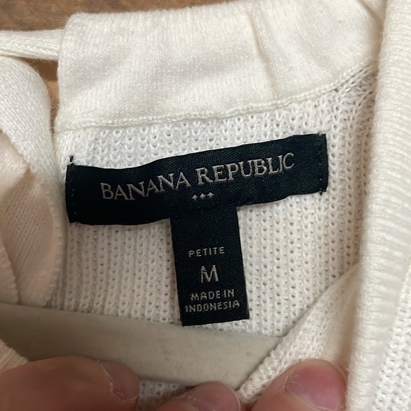 Banana Republic size Medium Ivory Color Tie Back Short Flare Sleeve Soft Sweater - Picture 2 of 7